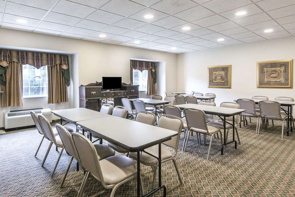 Quality Inn & Suites Robbinsville Udogodnienia zdjęcie
